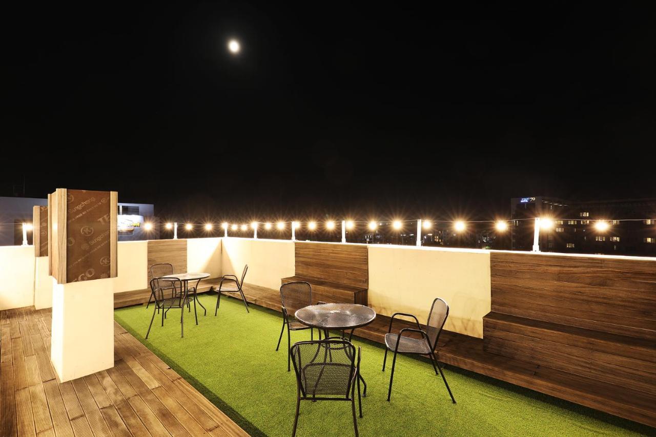 Cornerstone Hotel Seogwipo Bagian luar foto