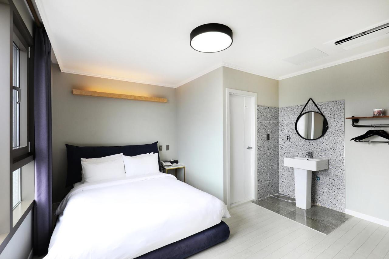 Cornerstone Hotel Seogwipo Bagian luar foto