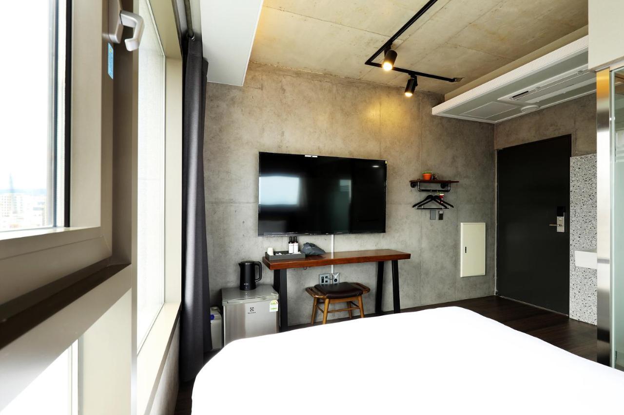 Cornerstone Hotel Seogwipo Bagian luar foto