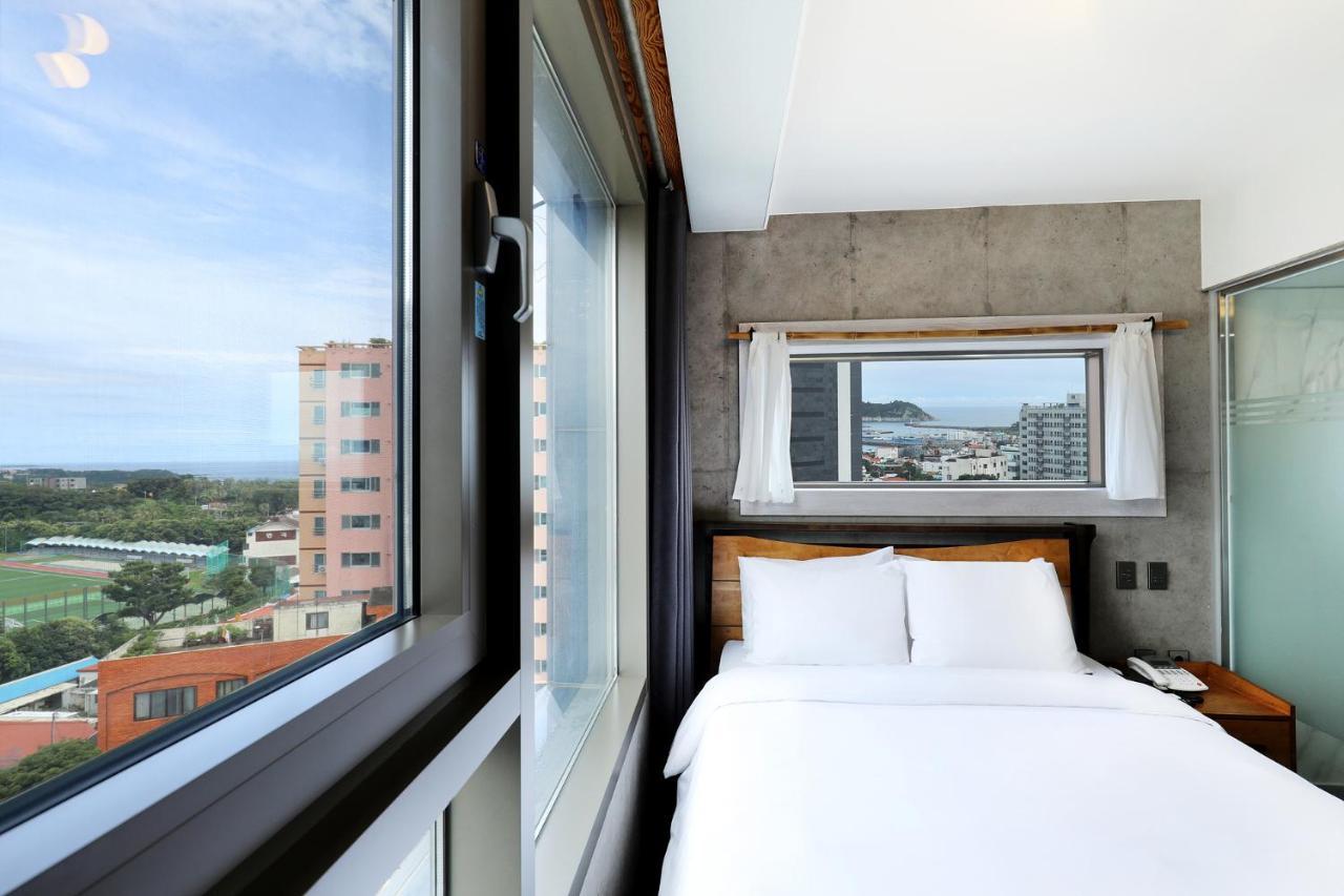 Cornerstone Hotel Seogwipo Bagian luar foto