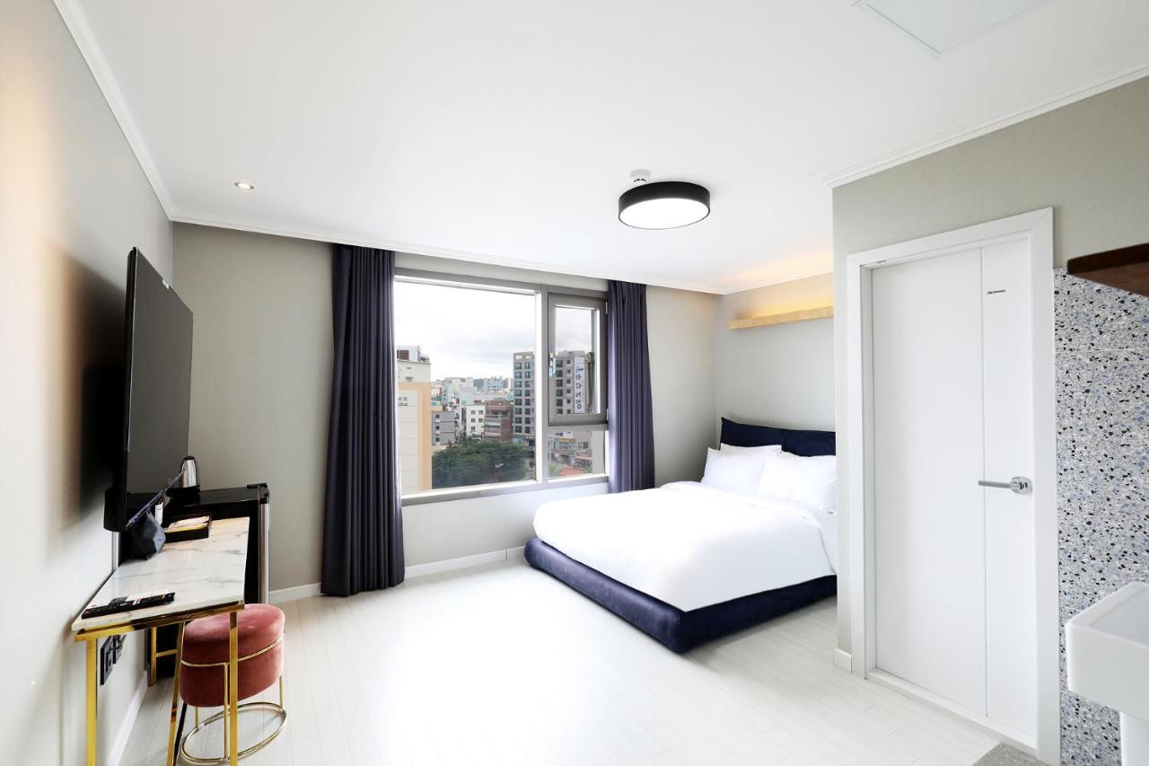 Cornerstone Hotel Seogwipo Bagian luar foto