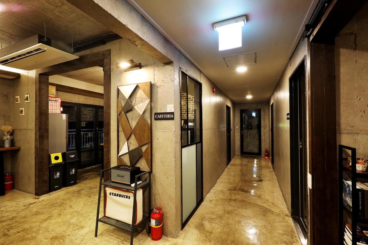 Cornerstone Hotel Seogwipo Bagian luar foto